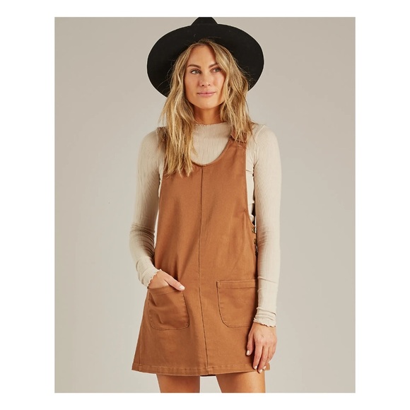 RYLEE + CRU OVERALL DRESS - Camel Brown XS - Picture 2 of 13